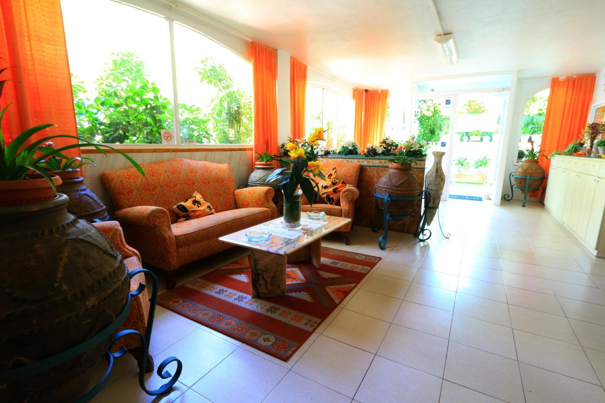 Atalaya Bosque Apartamentos Peguera Bagian luar foto